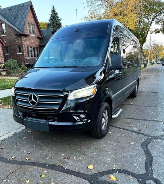 Metro Black Sedans photo 4