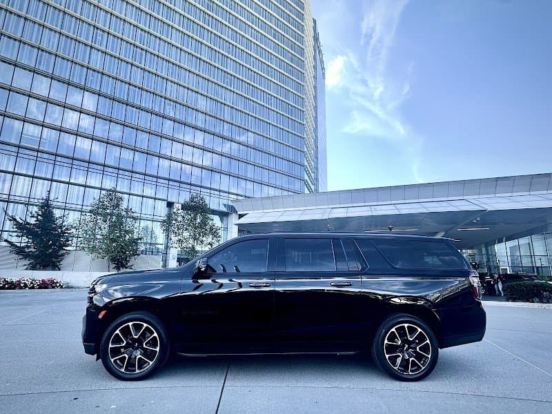 Washingtonian Luxury Limousine photo 3