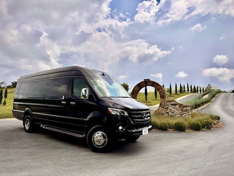 Washingtonian Luxury Limousine photo 4