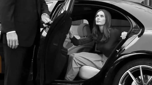 Chaufflor - Rent a Car with Driver in Dubai | Chauffeur Service Dubai