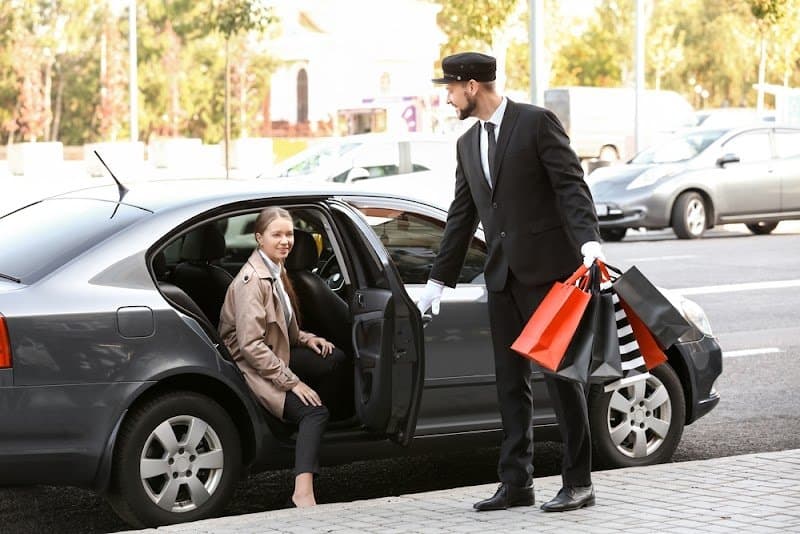 Gulf Luxury Cars - Chauffeur Service Dubai photo 2