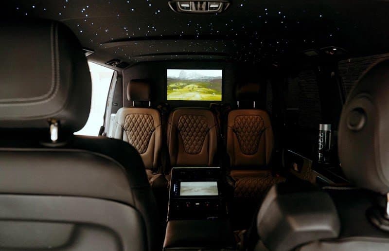 Hyde Platinum Travels - Wedding Car Hire, Manchester, Oldham, Bradford, Leeds, Liverpool, Cheshire & Nationwide photo 6