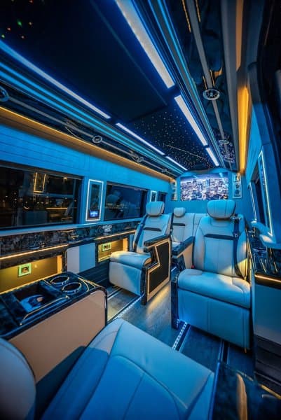 Made Luxury chauffeurs