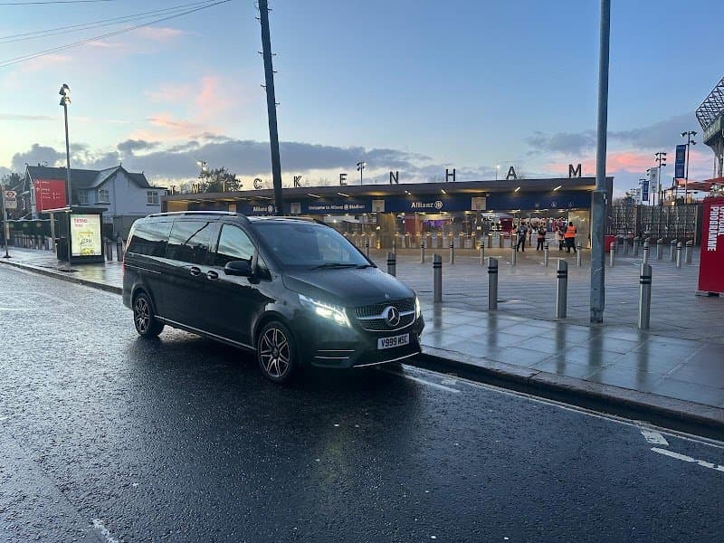 MohSaf Cars - Luxury Chauffeur Service in Bristol photo 2