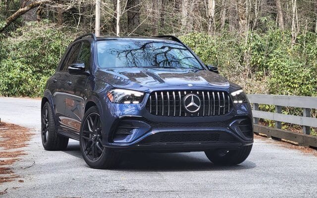 EK Luxury Rental Car photo 3