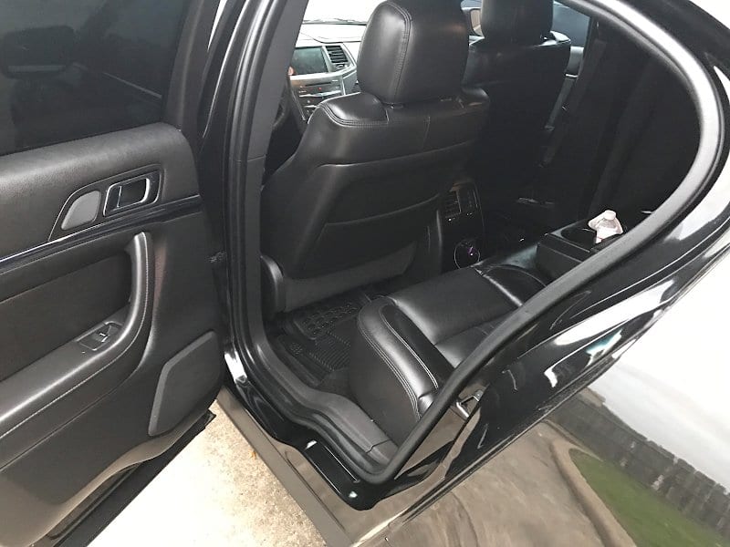 Lavish Ride photo 5